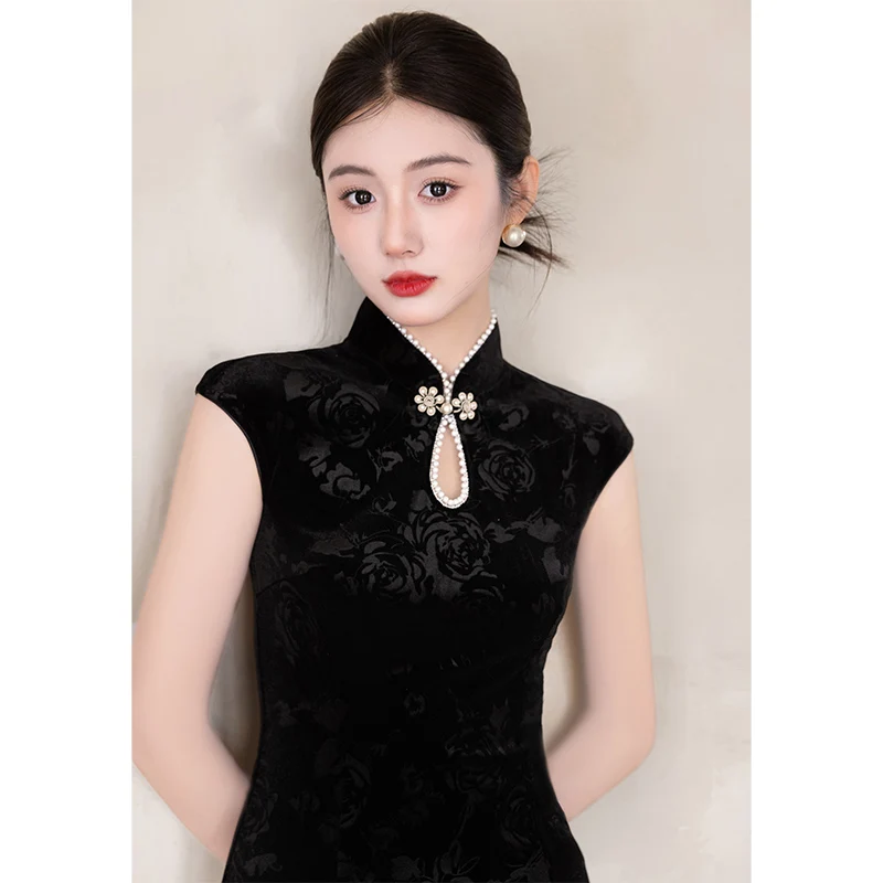 

Elegant Black Velvet Pearl Women's Simple Daily Long Dress Slimming Low Slit Short Sleeve Floral Patterned