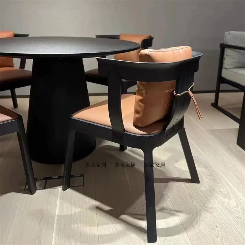 

French Vintage Solid Wood Dining Chair Italian Antique Leisure Armchair Backrest Esthetisch En Duurzaam Dining Room Furniture