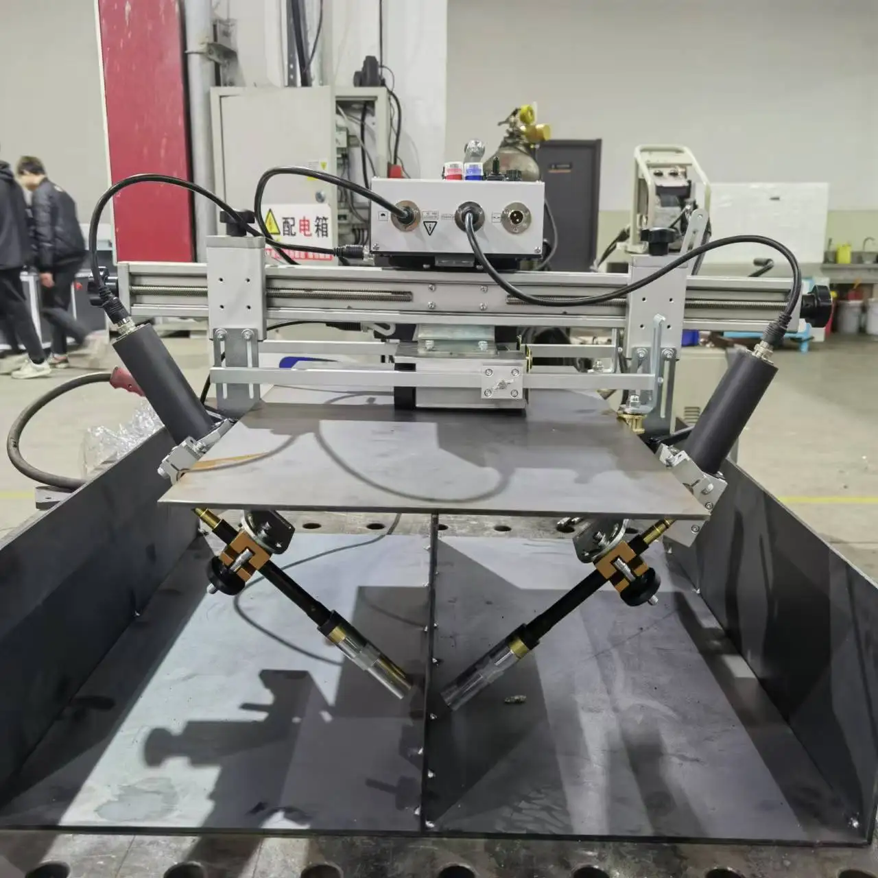 

KA-HE9/2 H-Shaped Steel Box-Beam Double Gun Swing Portable Magnetic Automatic Mig Welding Tractor High Effective Production