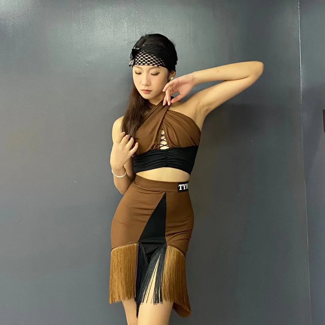 New Latin Dance Clothes Women Sexy Halterneck Tops Brown Fringe Skirt Cha Cha Rumba Practice Wear Performance Dress DNV19165