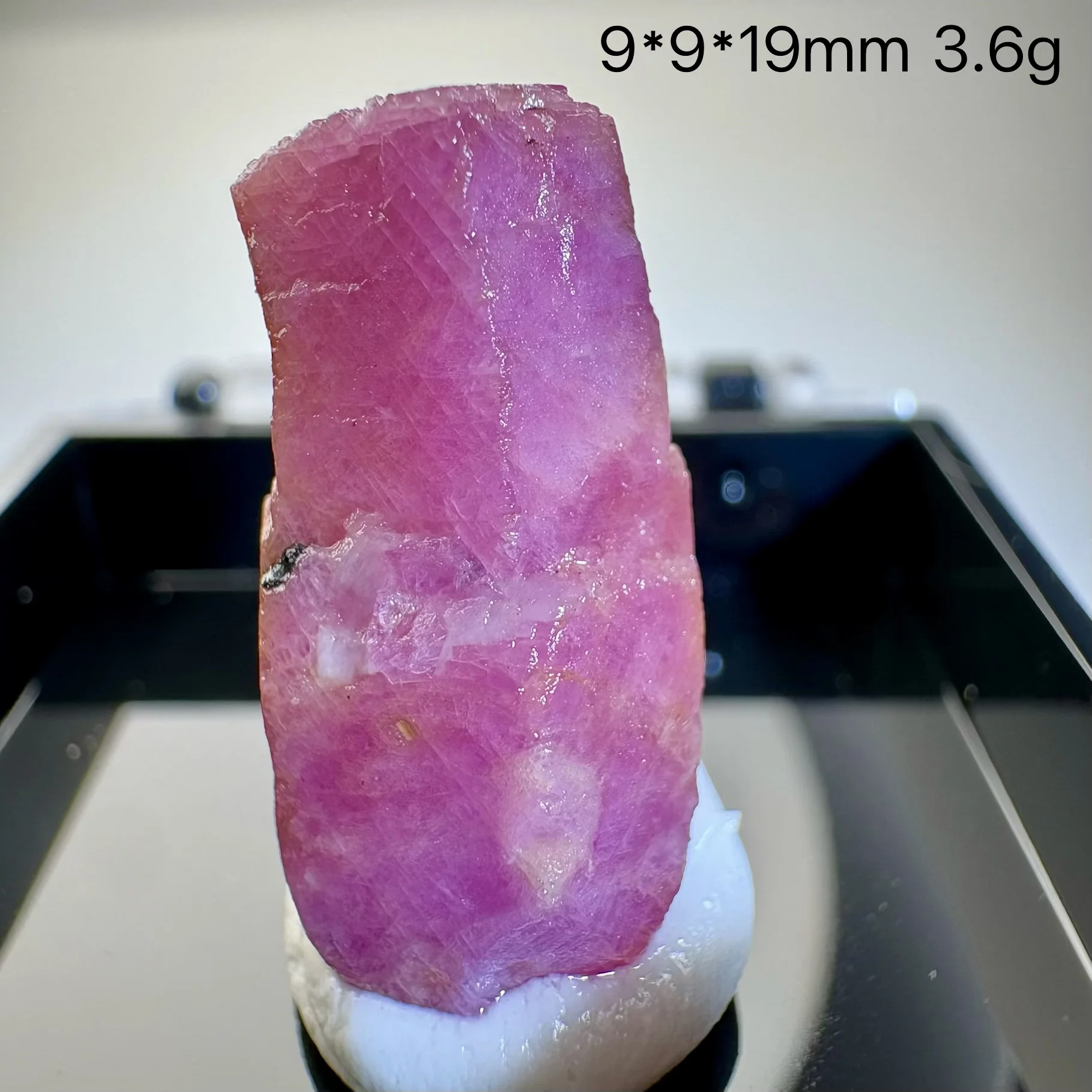 Natural materials, Burmese red corundum, crystal mineral specimens, mineral collection items, fluorite, crystal clusters, quartz