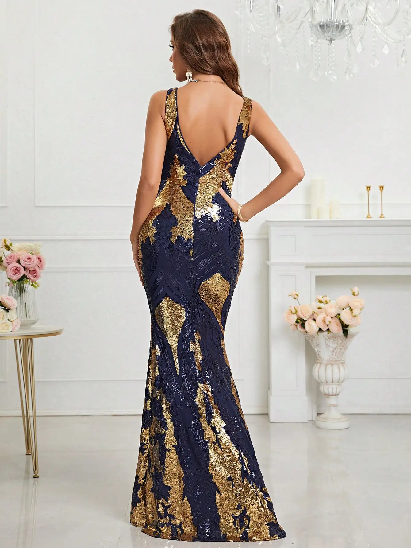 Unithorse V-neck, sequined, slim-fit elegant evening gown for women