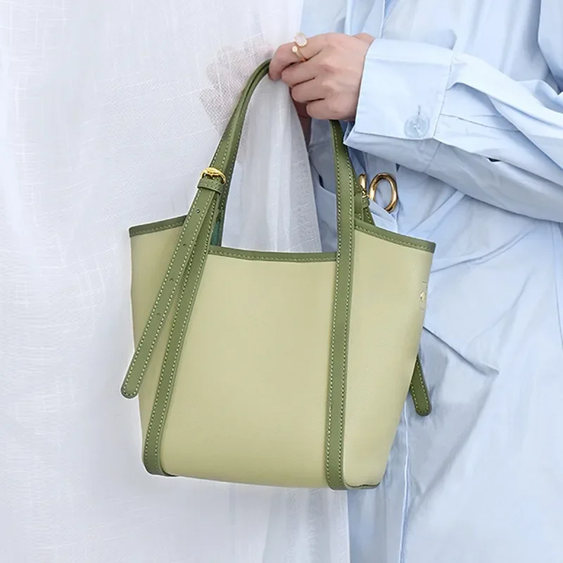 Bolso pequeño de cubo fresco para mujer, bolsa cruzada Diagonal portátil de un hombro para axilas, color verde, novedad de primavera y verano de 2024