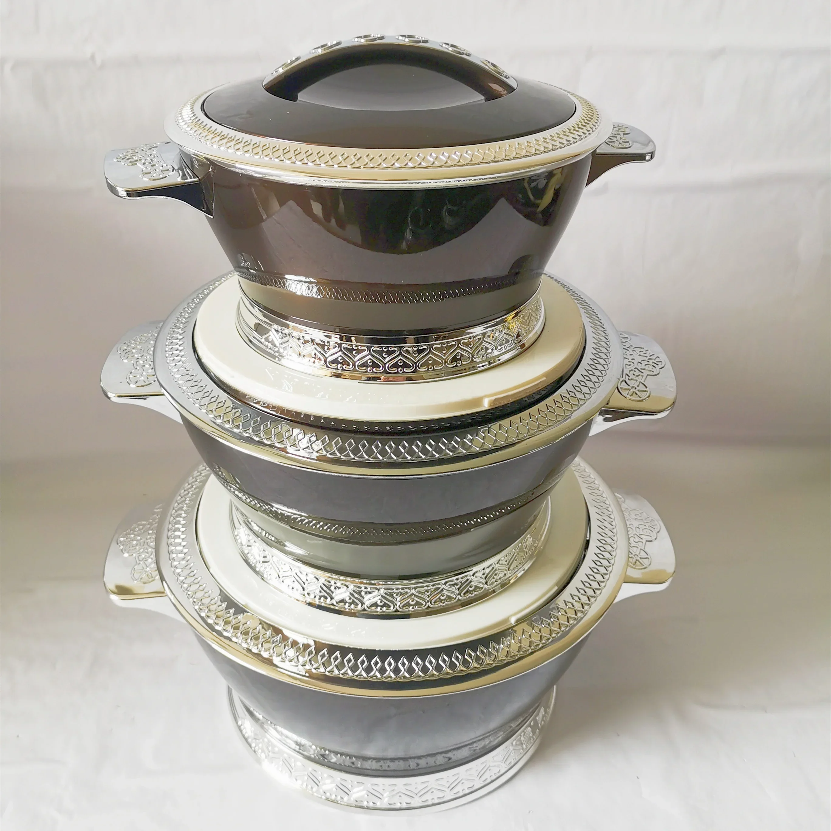 Penghangat makanan perjalanan