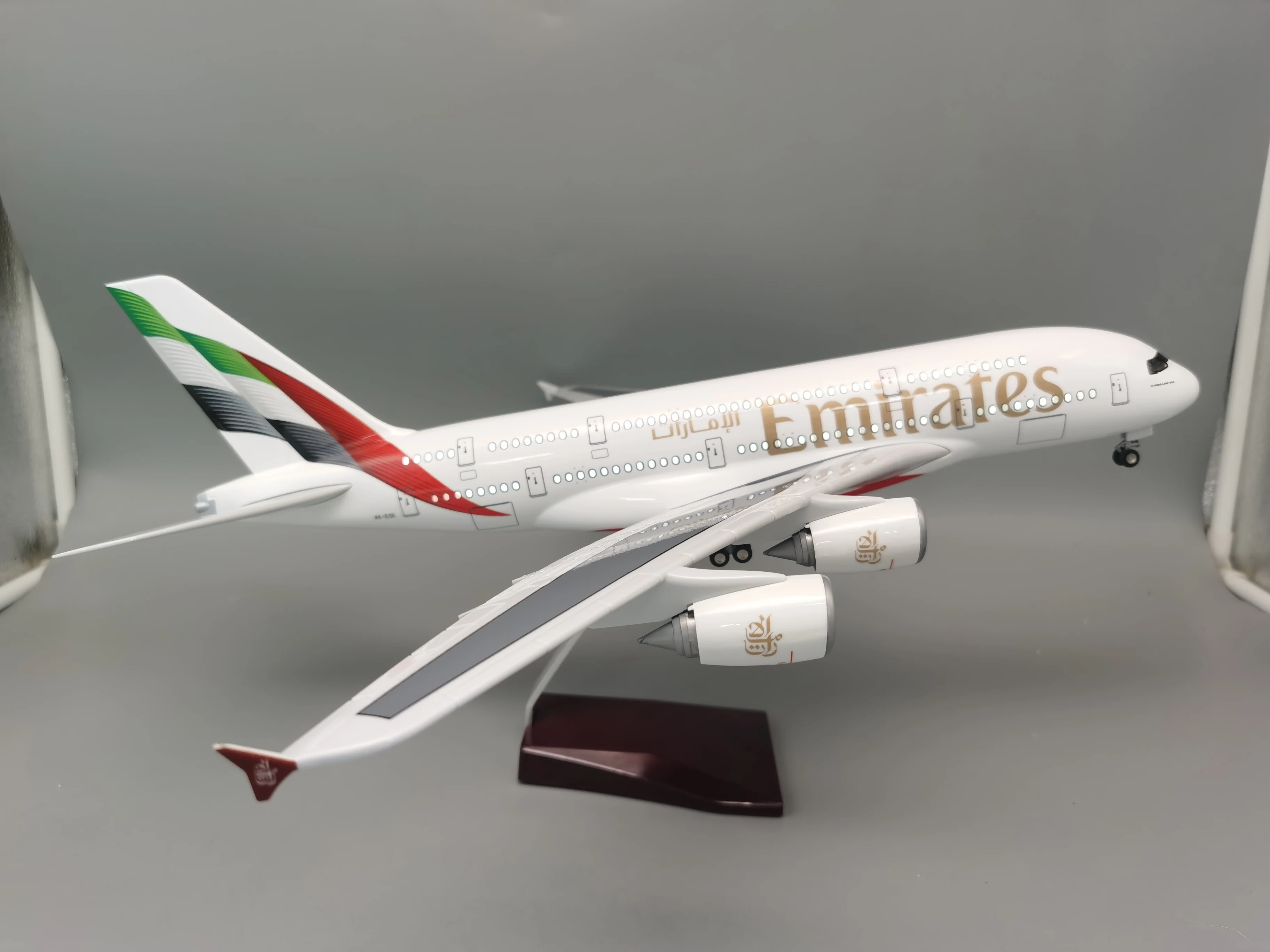 

A380 UAE Airline Aircraft Model 1/160 Scale 45.5cm Plastic Resin 380 Series with Light & Landing Gears Newly Painted