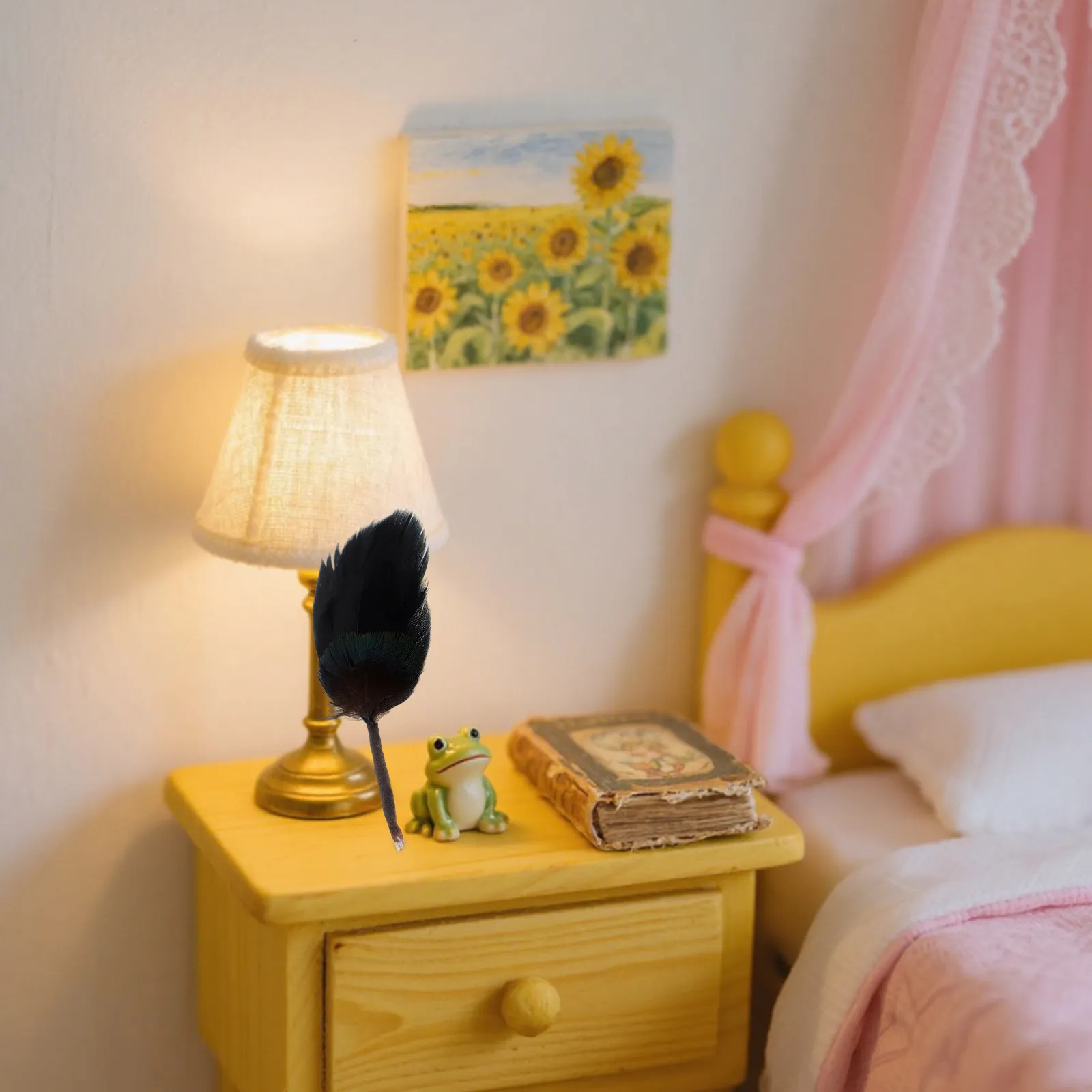 

Detailed Miniature Fan for Dollhouse Scenic Supplies Elegant Vintage Flair Lightweight Decor Easy to Arrange in Any Mini Setup