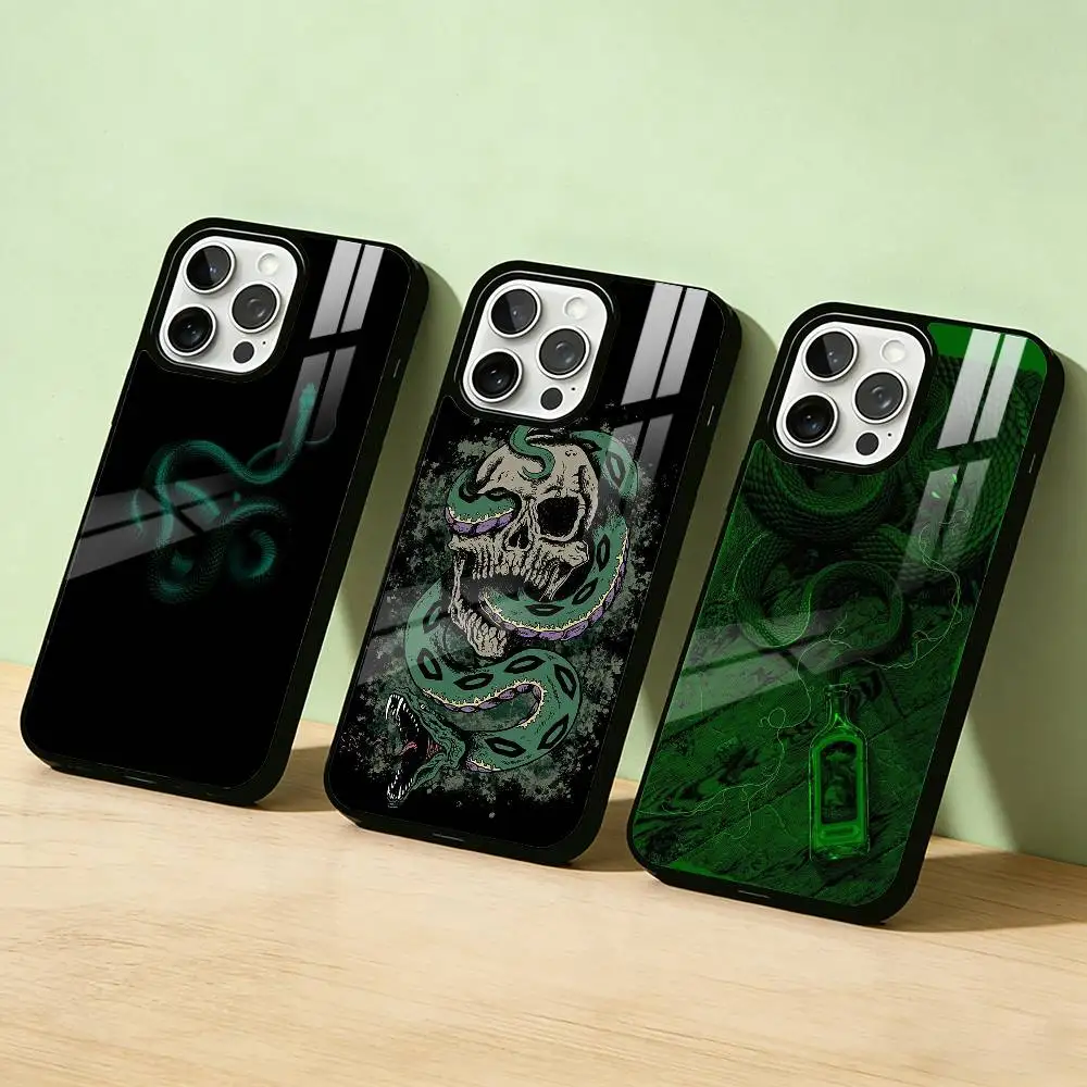 

AAA Dark Snake Aesthetic Design Phone Case For iPhone17,16,15,14,13,12,11 Plus,Pro Max Magnetic For Magsafe Wireless Charging