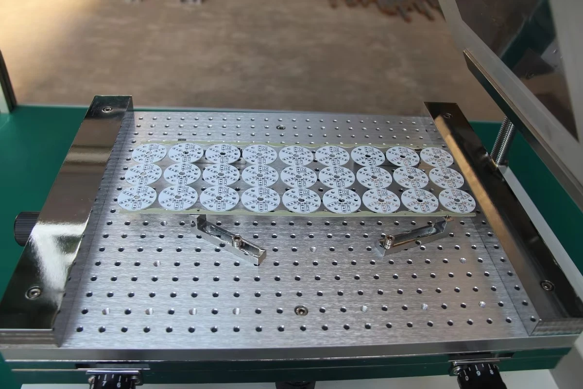 

Zhengbang Durable High Precision Printer ZB3040H for Single and Double Side Circuit Board Screen Printing