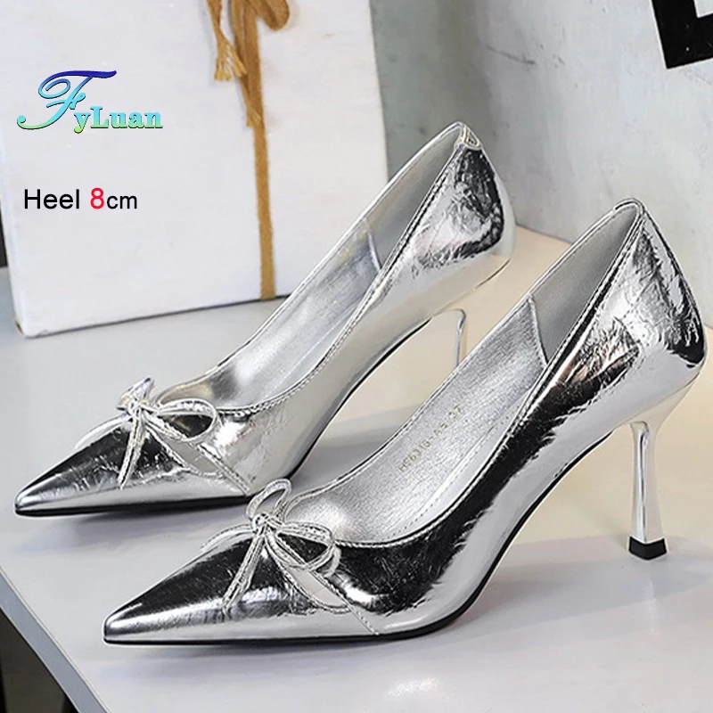 

Весенне-осенние женские туфли с серебристым бантом из лакированной кожи с острым носком на тонком каблуке 8 см, женские туфли-лодочки с неглубоким носком, вечерние туфли, размер 35-43