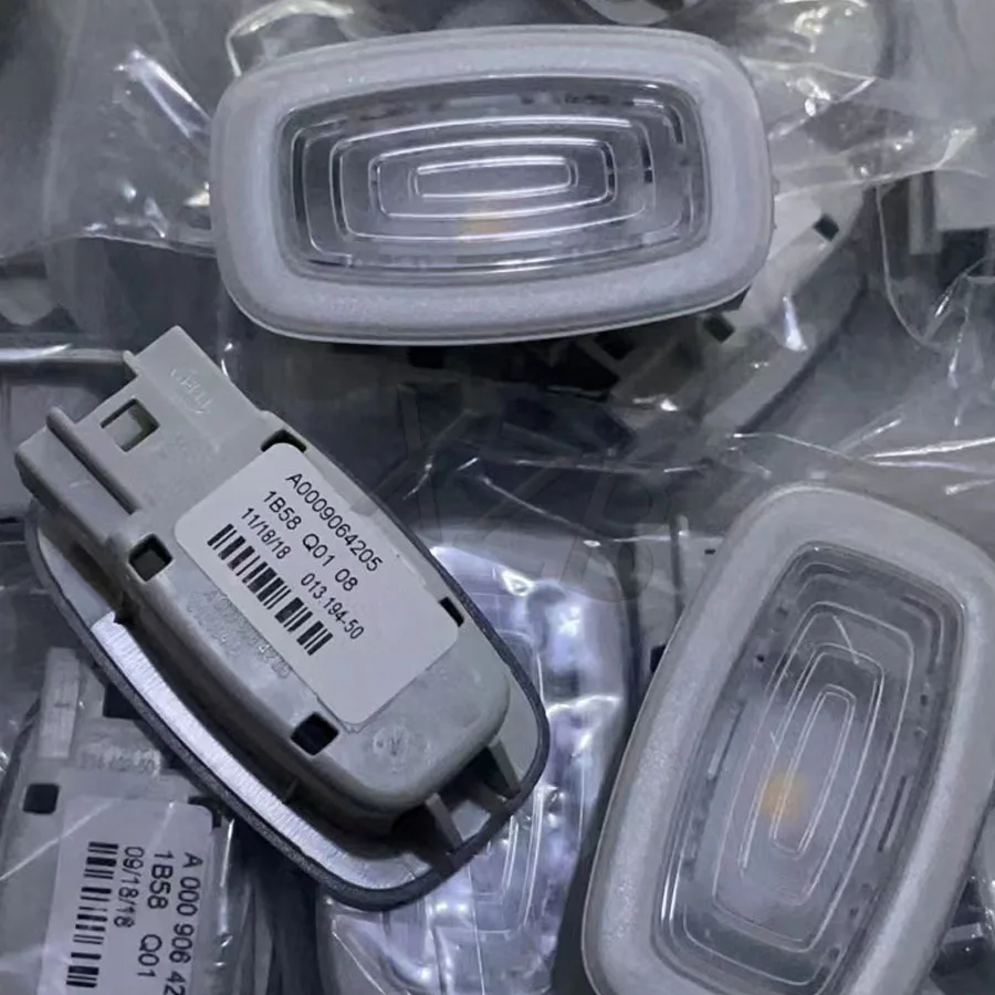 0009064205 0009065509 A0009064205 A0009065509 Interior Lighting LED Light For Mercedes Benz 167 177 247 118 167