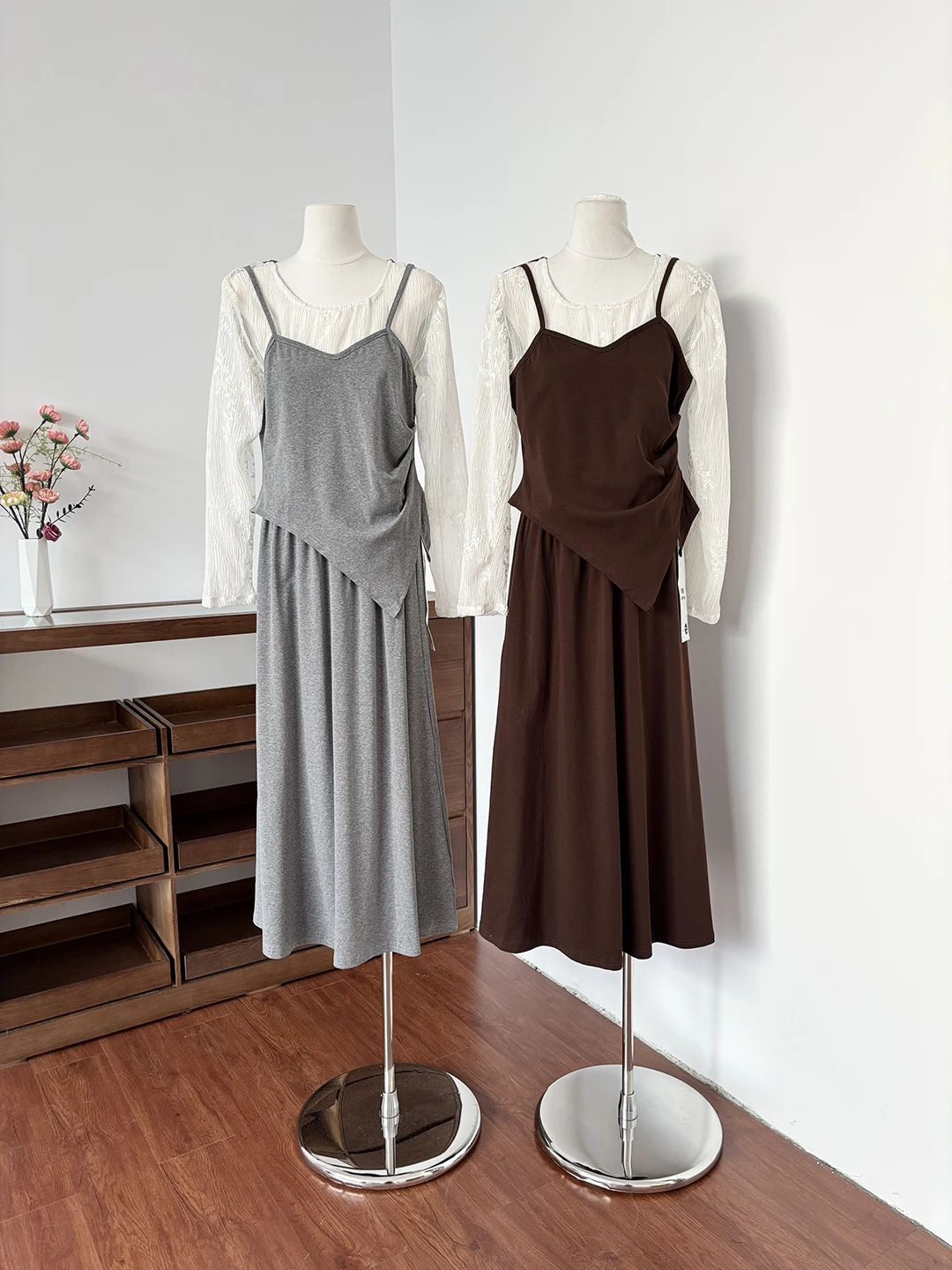 

Women's Spring Autumn Layered Wear Fake Two-Piece Set Long Sleeve Shirt And Mid-Length Skirt Elastic Waist Fashion Ensemble