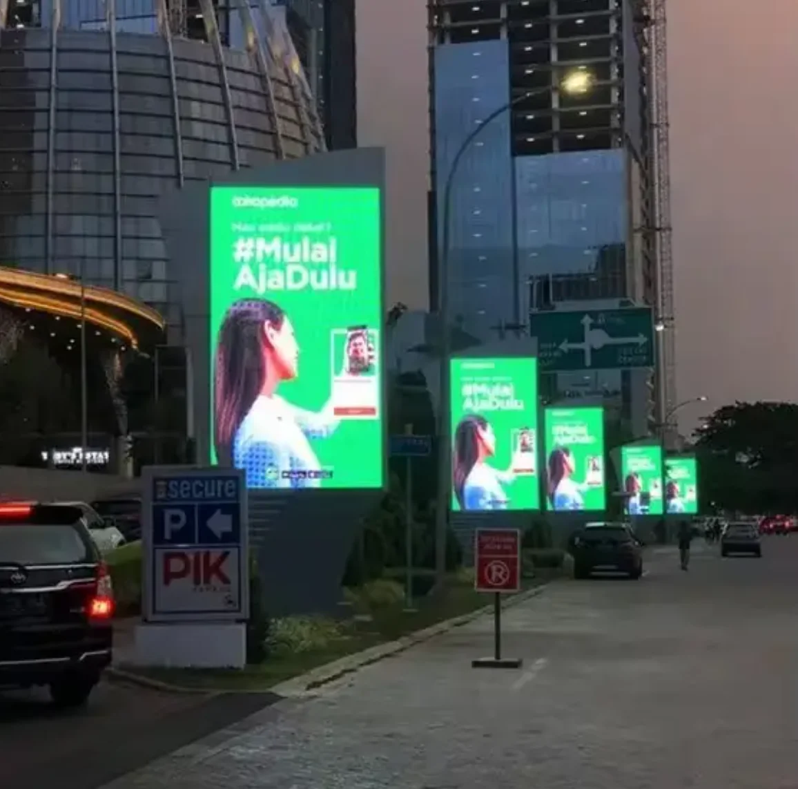 LionLed P3.076 High Quality Outdoor Street Advertising Light Pole LED Screen Display Lamp Post Road Pole Advertising