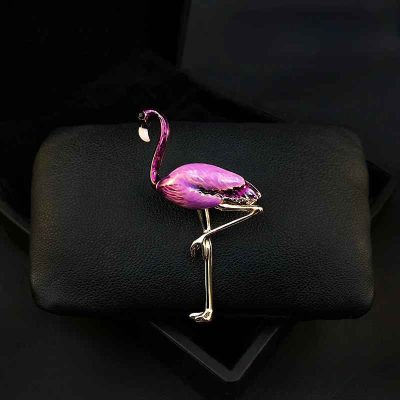 

Elegant Smart Flamingo Brooch High-End Exquisite Sweater Suit Accessories Corsage Red Retro Animal Pin Women‘s Jewelry Gifts Pin