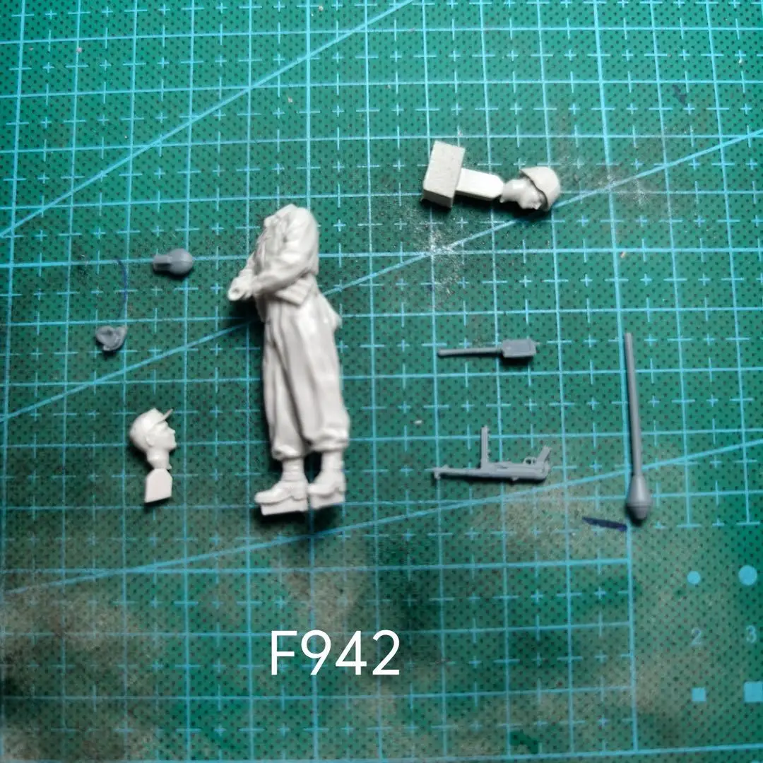 1/35  Resin Model Figure GK， Unassembled and unpainted kit