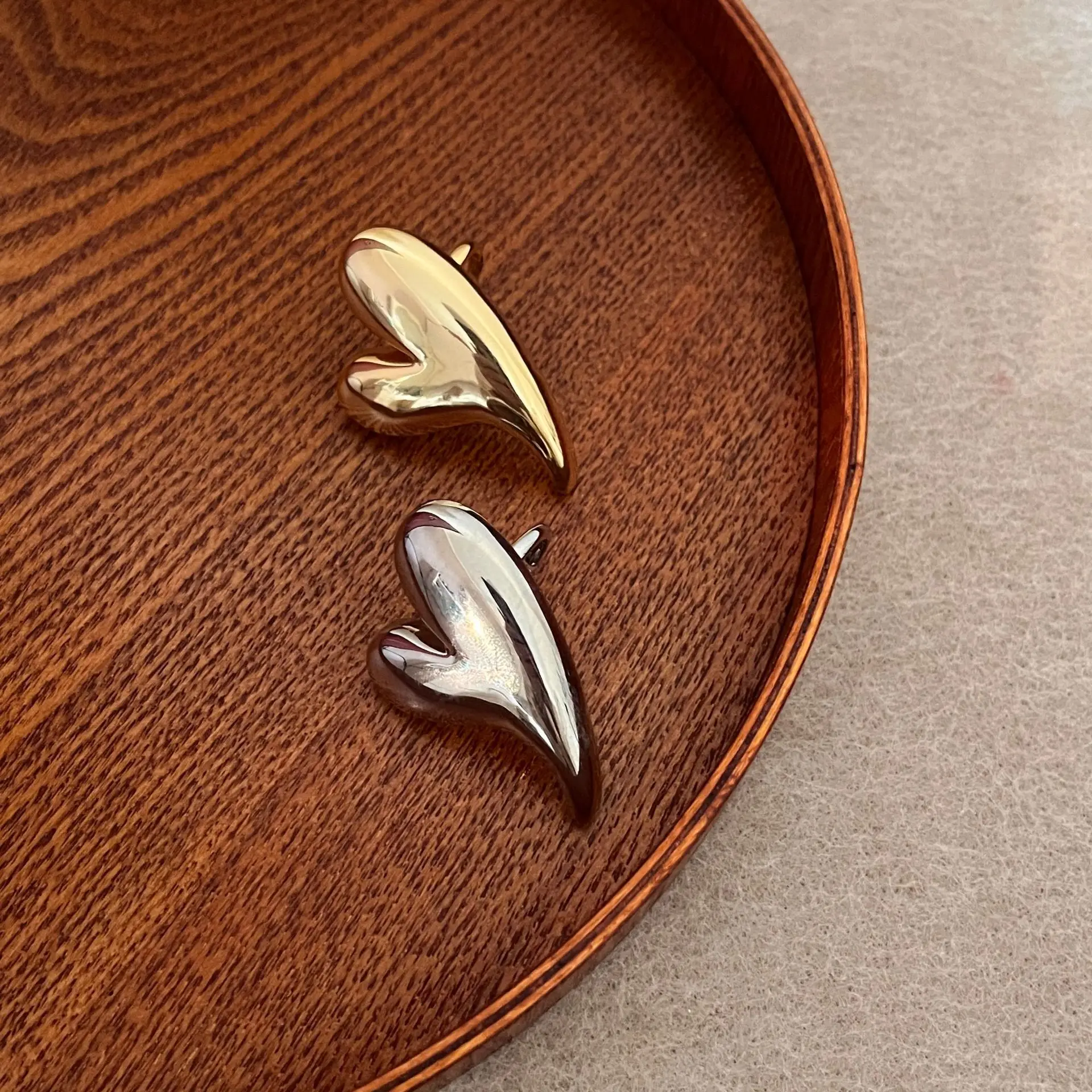 Metal Glossy Irregular Heart Shaped Large Open Rings for Women Girls Exaggerated Vintage Jewelry Gifts