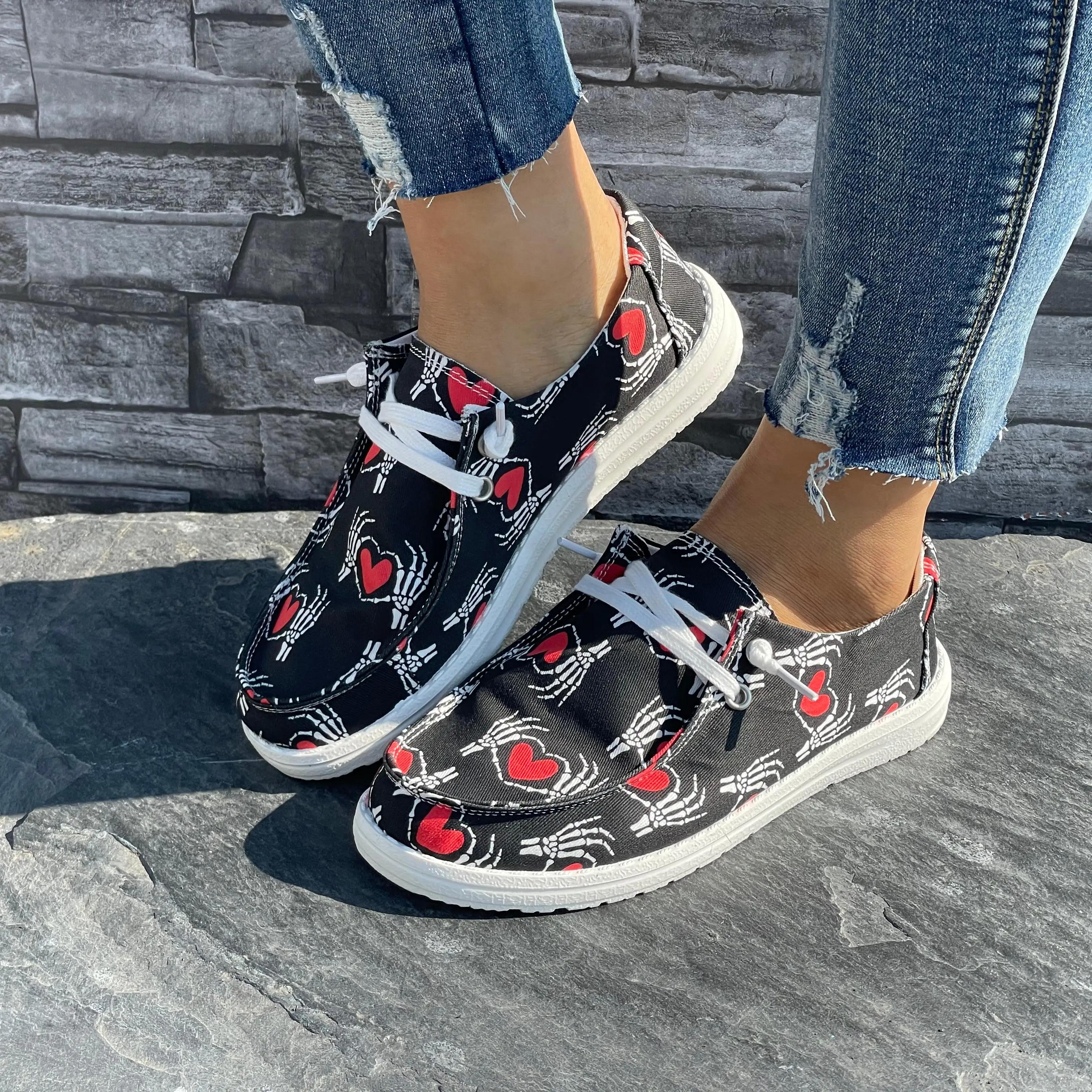 Women Halloween Skeleton Hand Red Heart Print Canvas Shoes Ladies Lightweight Lace‑Up Flat Loafers Holiday Party Casual Walking
