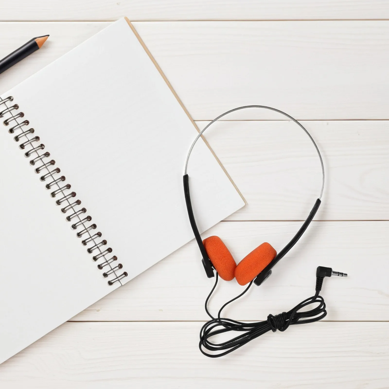 

1 Pair Retro On-Ear Headphones Lightweight Portable For Kids Students Adjustable Comfortable Fit School Classroom Library Travel