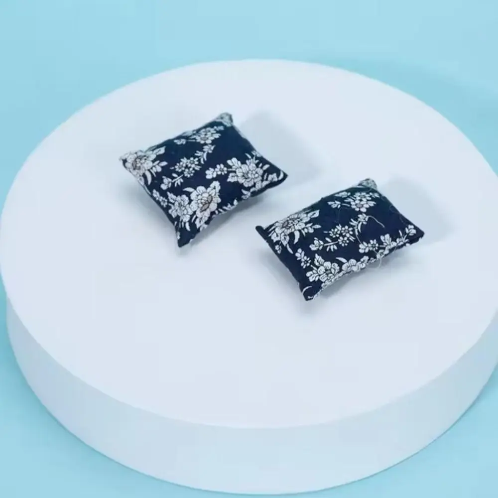 Mini 1:12 Poppen Bank Kussens Set Leuke 8*6.5*7.5 cm Simulatie Poppenhuis Meubels Multistyles Miniatuur Huis accessoires