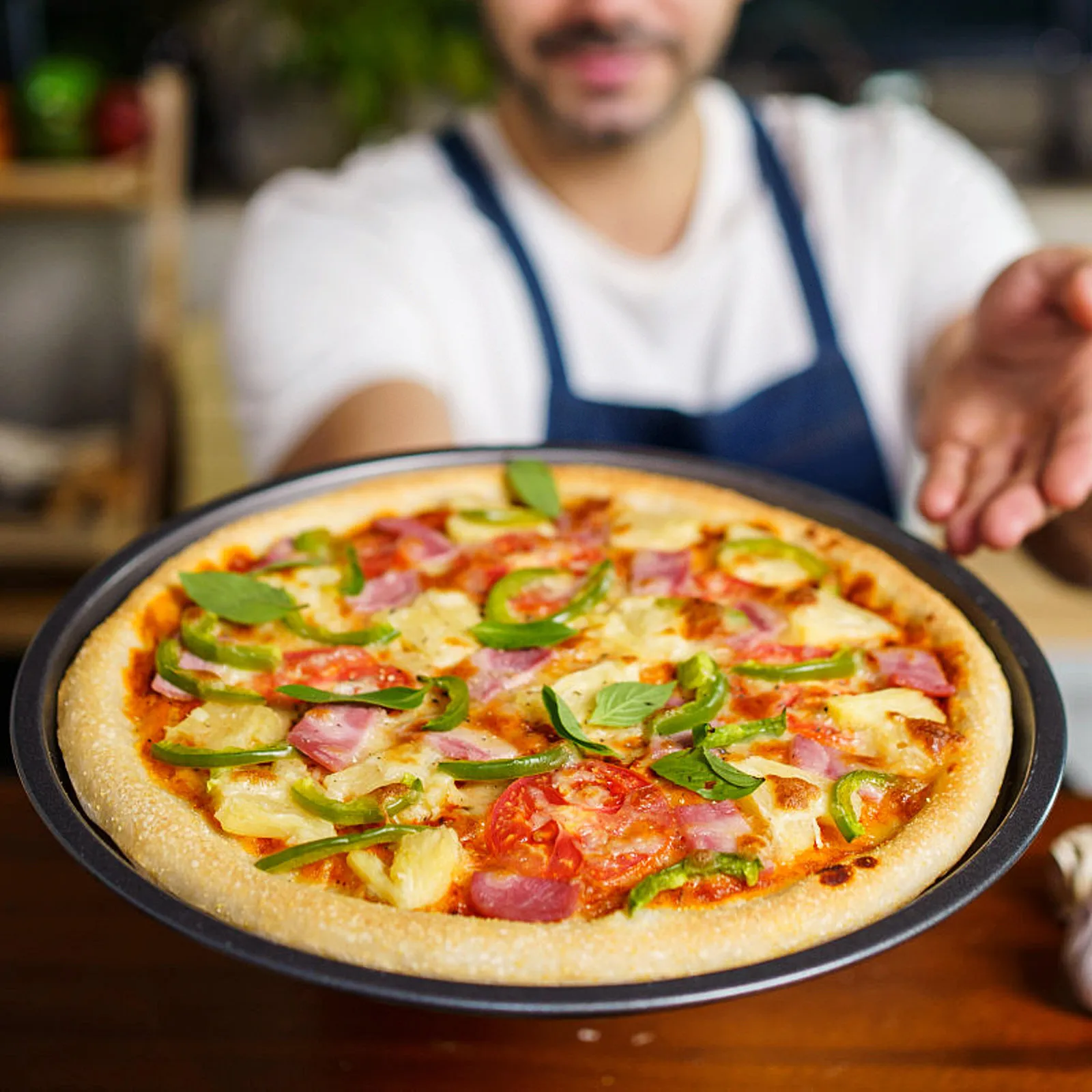 Круглая форма для пиццы из углеродистой стали с антипригарным покрытием, прочная, для выпечки пиццы, тортов, сэндвичей, стейков, сосисок, для ежедневного использования