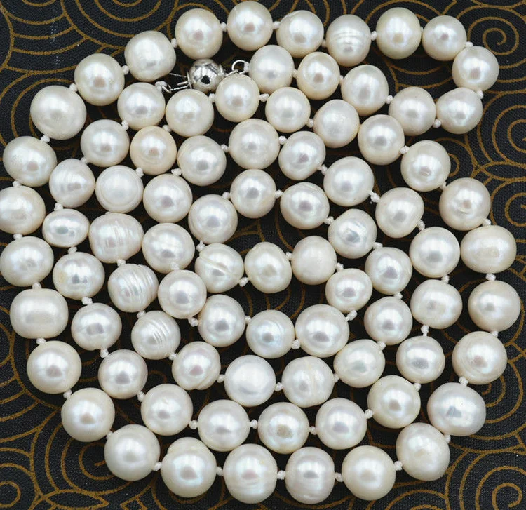 

Charming 8-9mm Natural White Akoya Cultured Pearl Necklace 22"