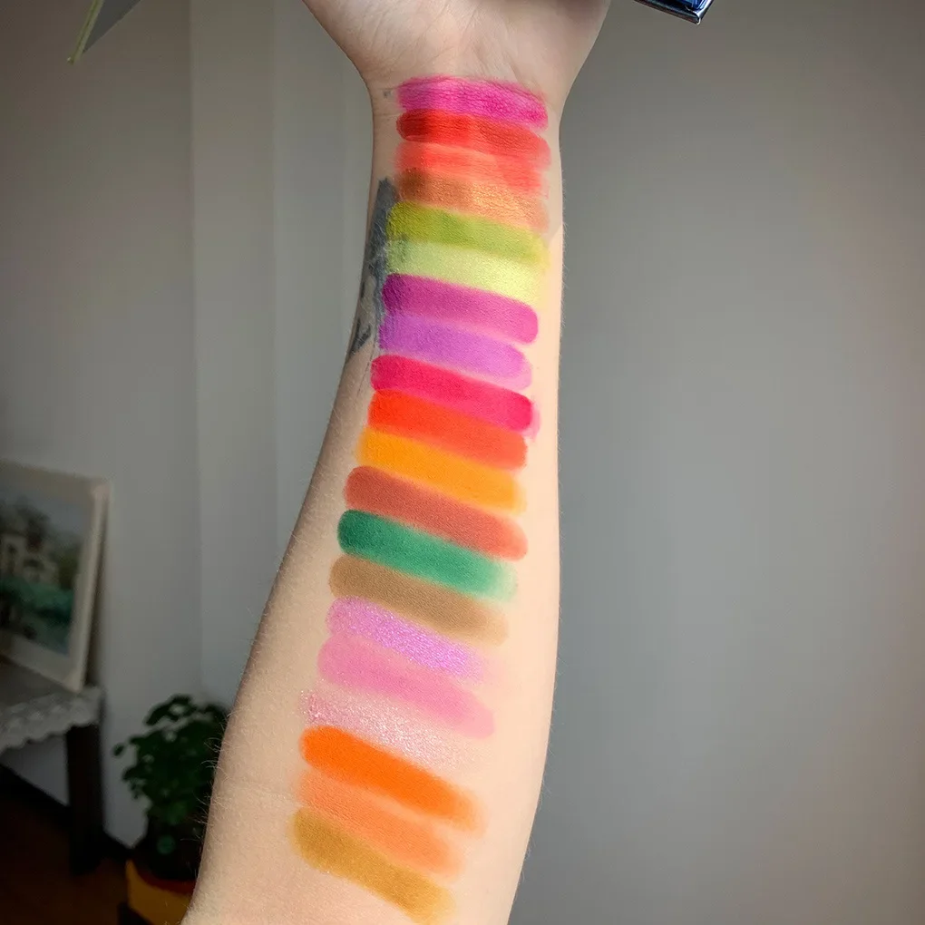 

BEAUTY 40 color guitar eyeshadow disc pearlescent mashed potatoes student stage makeup cos makeup Internet celebrity eyeshadow
