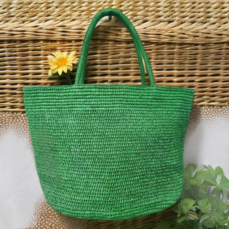 

Large-capacity Hand-woven Tote Bag, Suitable for Beach Vacations. A Lightweight and Versatile Crossbody Bag Over The Shoulder