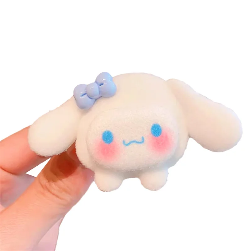 Pluszowe Anime Sanrio spinki do włosów śliczne Kuromi Pochacco Cinnamoroll Kawaii boczne spinki do włosów Barrettes modne akcesoria do włosów