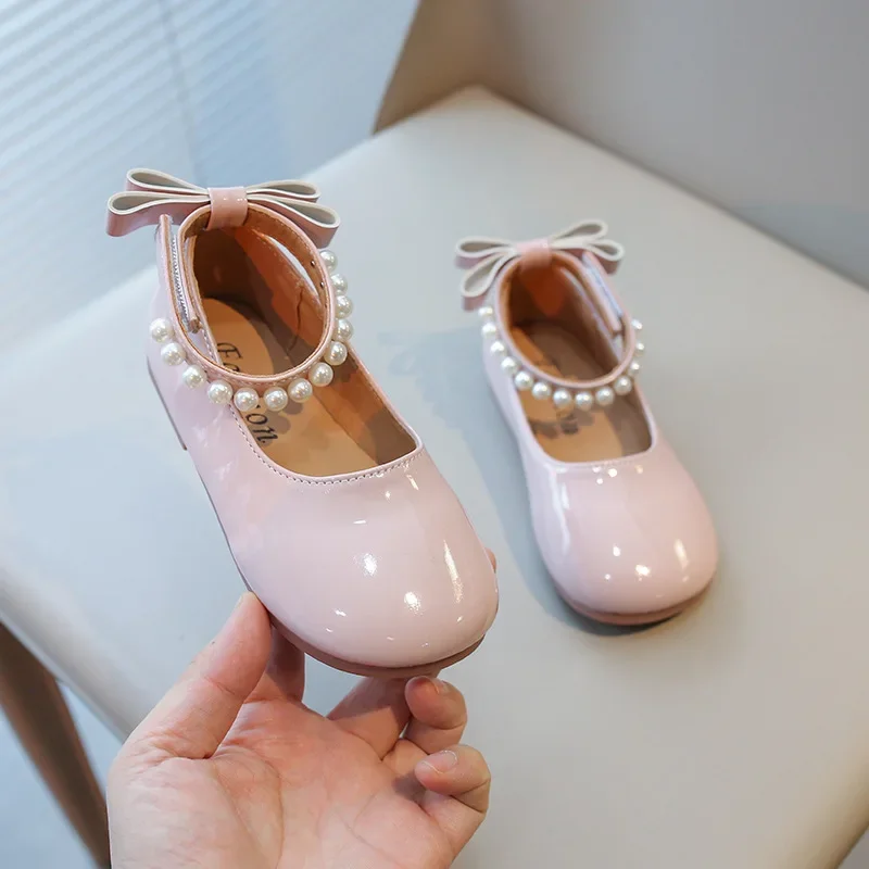 New 2024 Spring Autumn Girls Leather Shoes with Bowknot Pearls Princess Shoes Kids Sweet Soft Sole Flats Children Casual Sandals