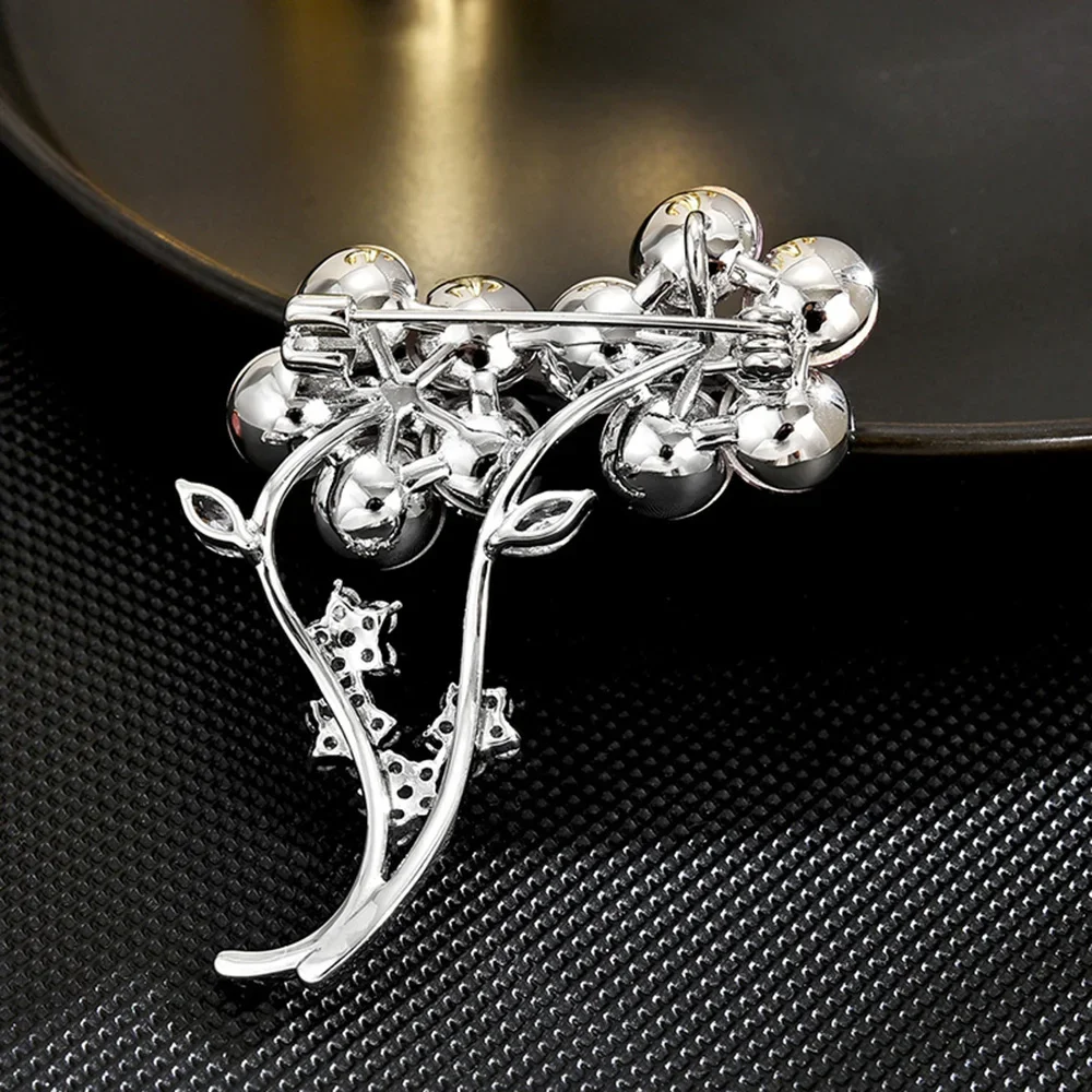 Trendy Exquisite Rhinestone Flower Brooches for Women Clothing Suit Floral Plant Brooch Pins Party Lovers Jewelry Gift