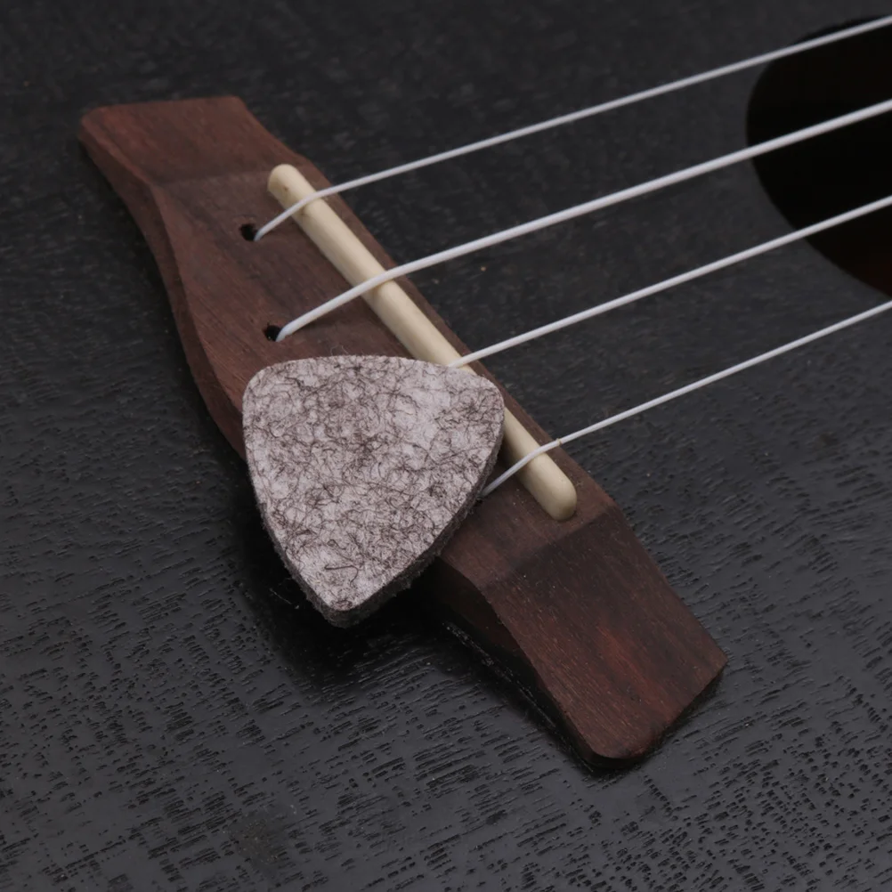 

16pcs Wool Felt Material Guitar Pick Guitar Plectrum Ukulele Guitar Picks Accessories (Grey/Yellow/Red/Purple/Green/Blue/Black