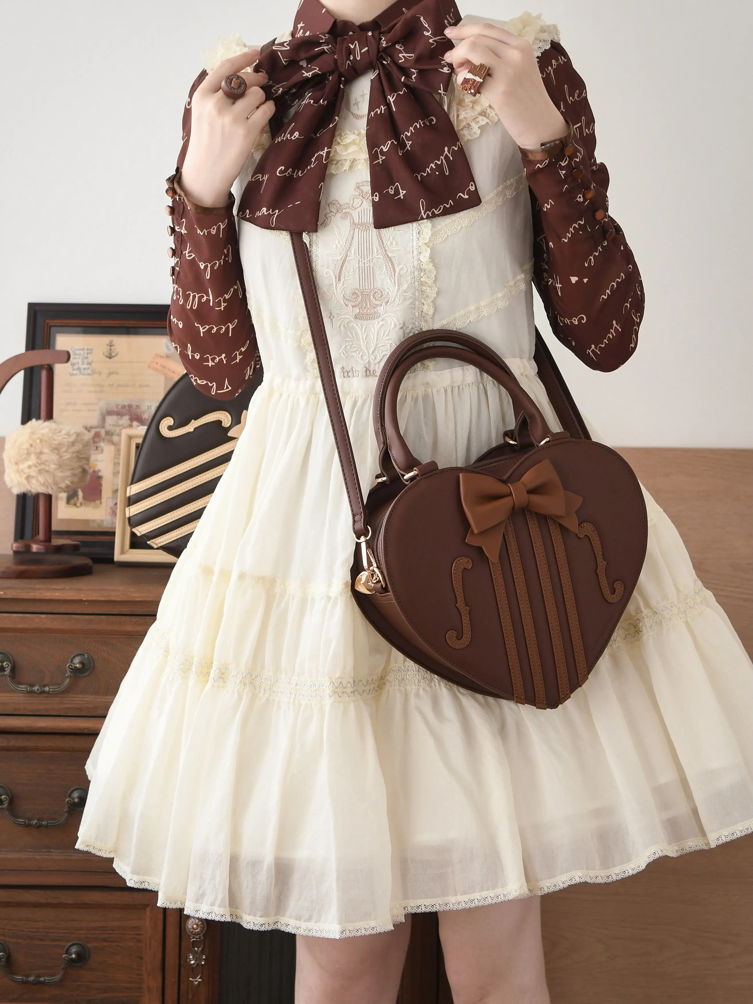حقيبة كتف بتصميم أصلي، حقيبة ك - مراجعة Interior Design Elegant وسعره