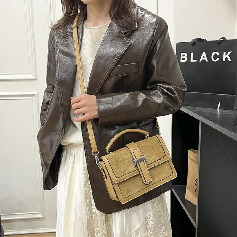 

Chic Sleek Diaper Bag Tote Mom Daily Work Baby Care Exquisite Versatile Sophisticated Parenting Practical Organized