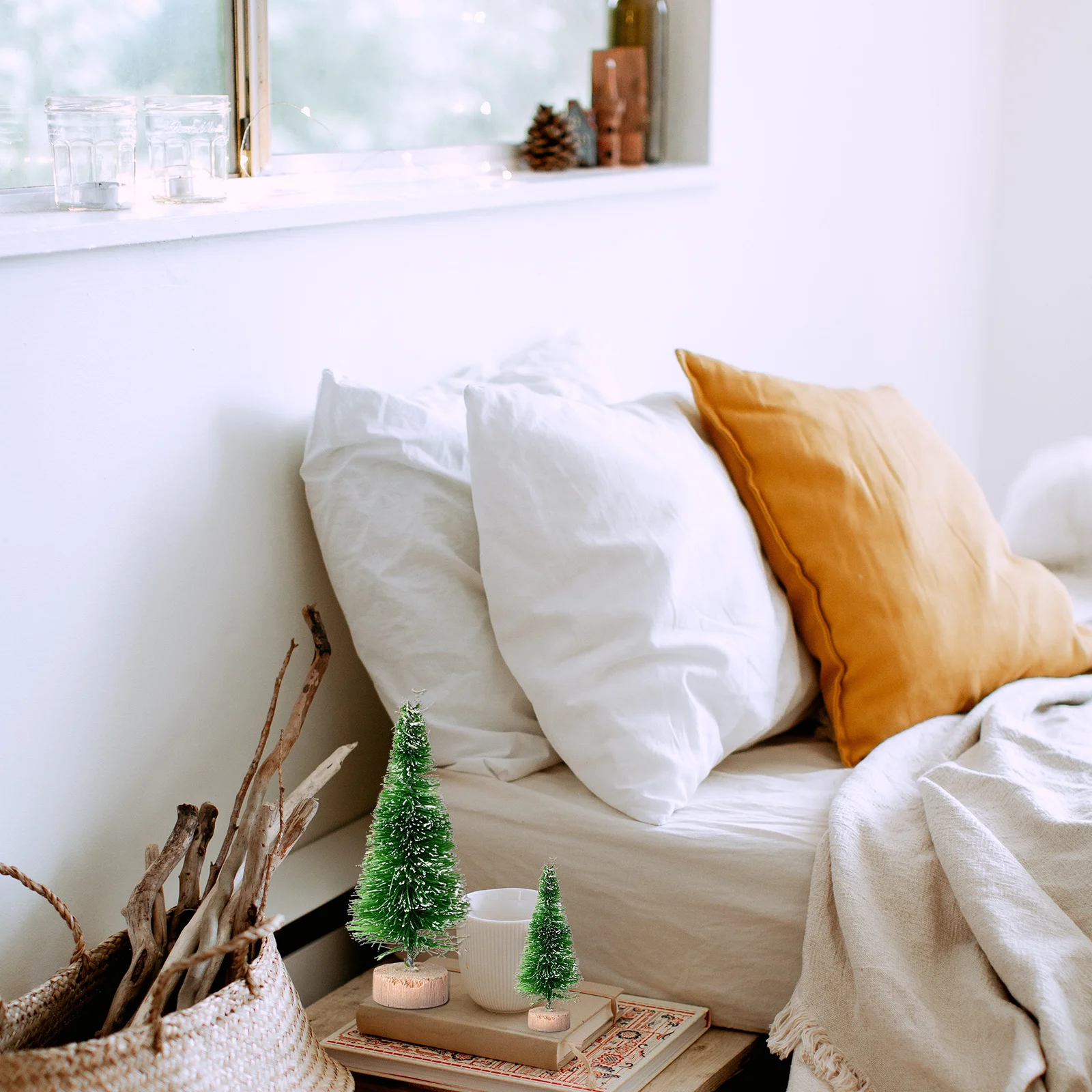 

30Pcs Mini Xmas Tree Ornament Christmas Desktop Decor Small Christmas Tree Scene Adornment Eco Friendly Party Decoration