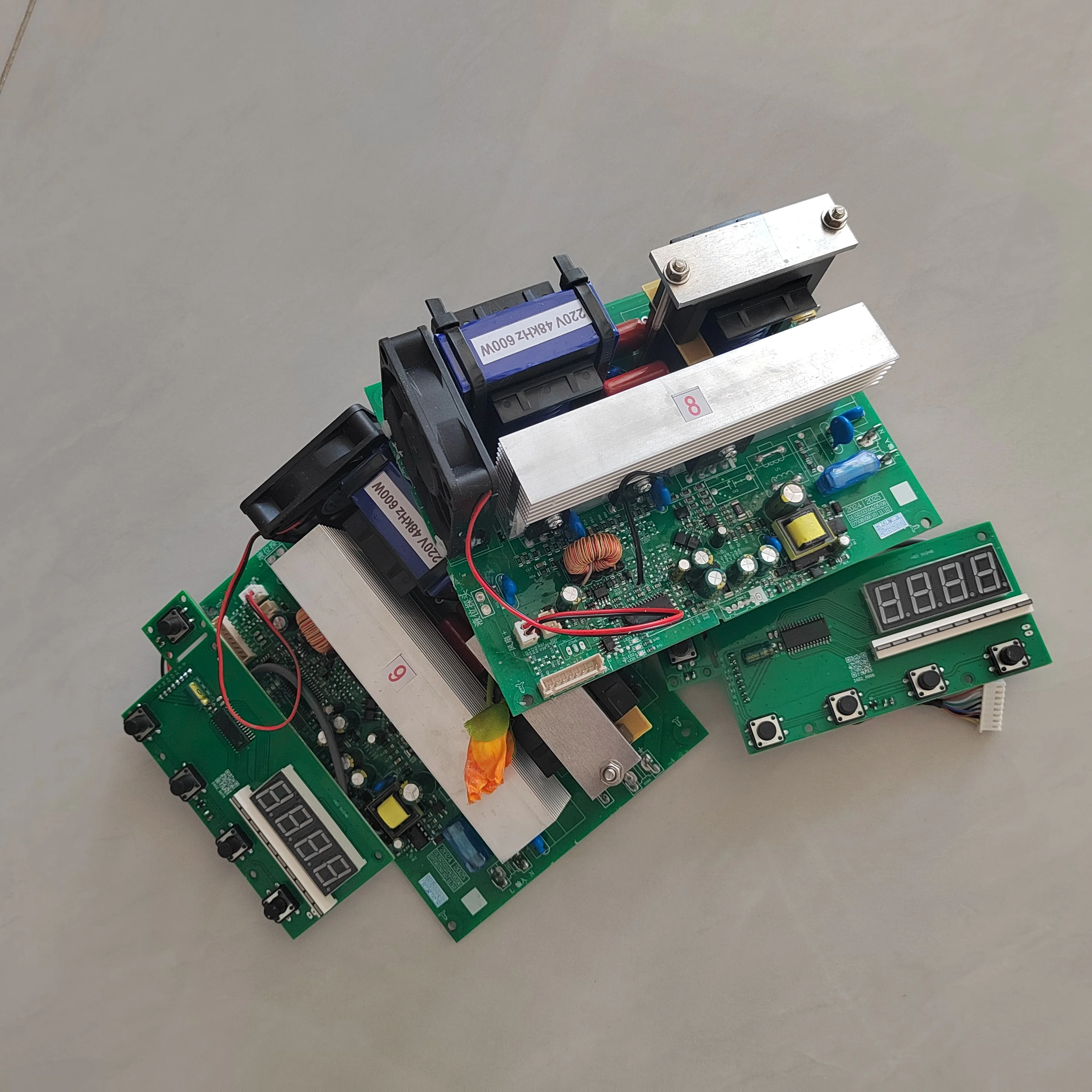 25 كيلو هرتز 900 واط مولد بالموجات فوق الصوتية الرقمية PCB للمنظف بالموجات فوق الصوتية الصناعية