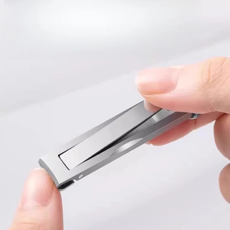 

Mini folding nail clipper