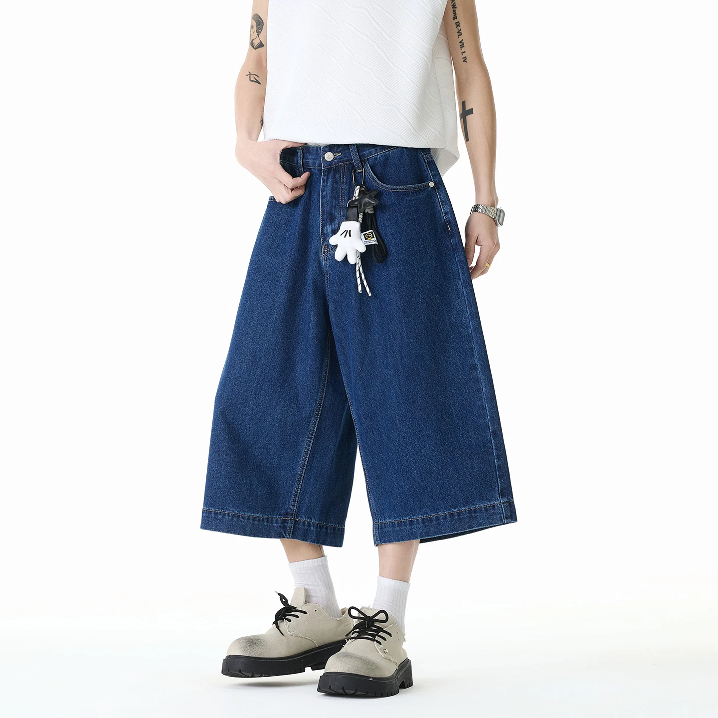 Calças Jeans Cropped Unissex de Verão 2026: Nova Coleção com Caimento Solto e Estilo Urbano para Jovens Modernos