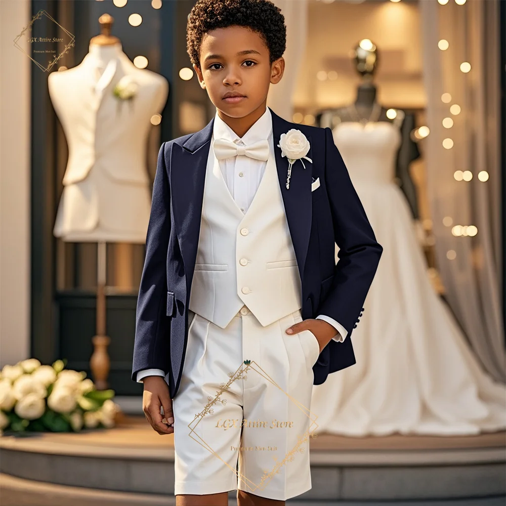 Chłopięcy 3-częściowy garnitur z białą kamizelką i spodenkami - styl formalny i casual na przyjęcia weselne i imprezy letnie