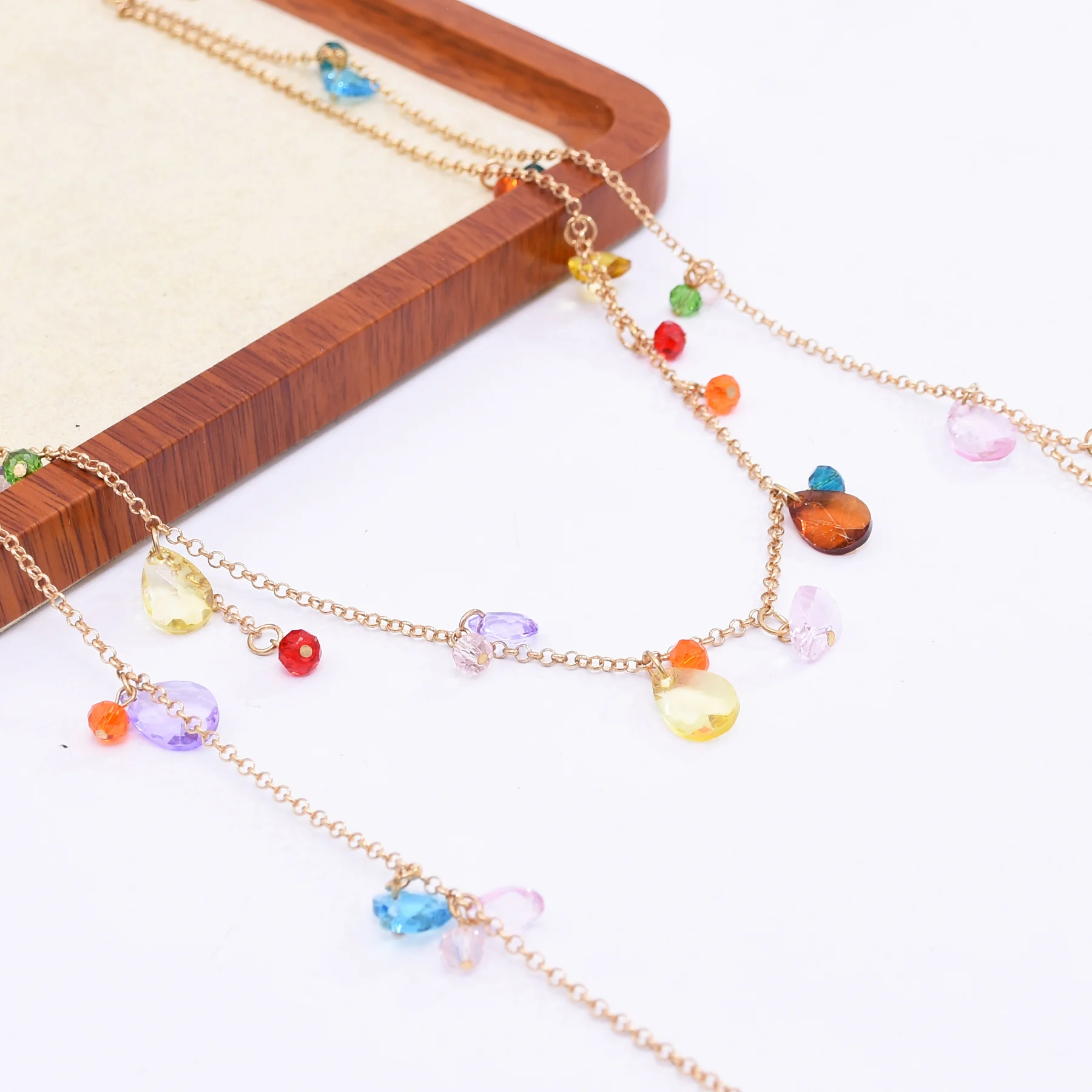 カラフルなボヘミアン風レイヤードゴールデンネックレス、ミック - Crystal Bead Mix のレビューと価格