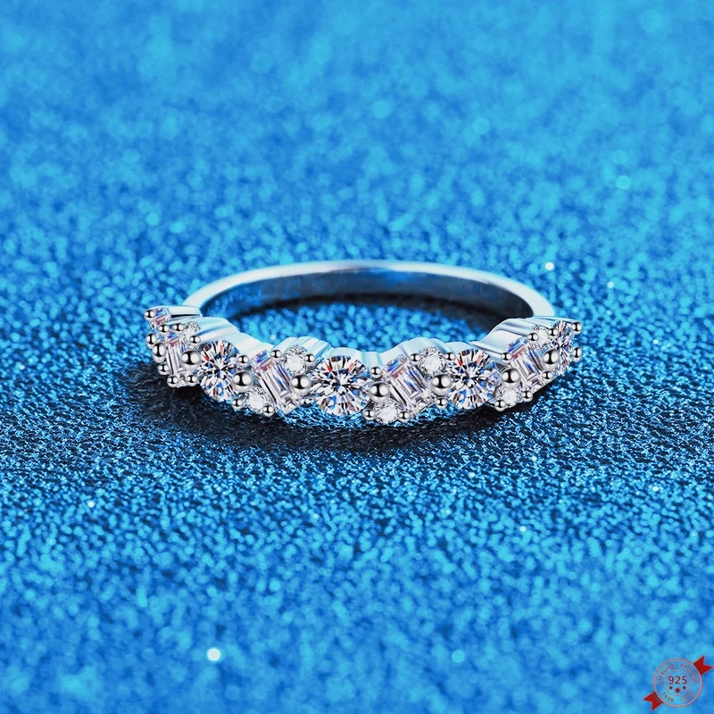

0.9ct Moissanite S925 Silver Rings for Women Men Plated Platinum Wedding Diamond Band Lover's Gift Fashion Jewelry Wholesale