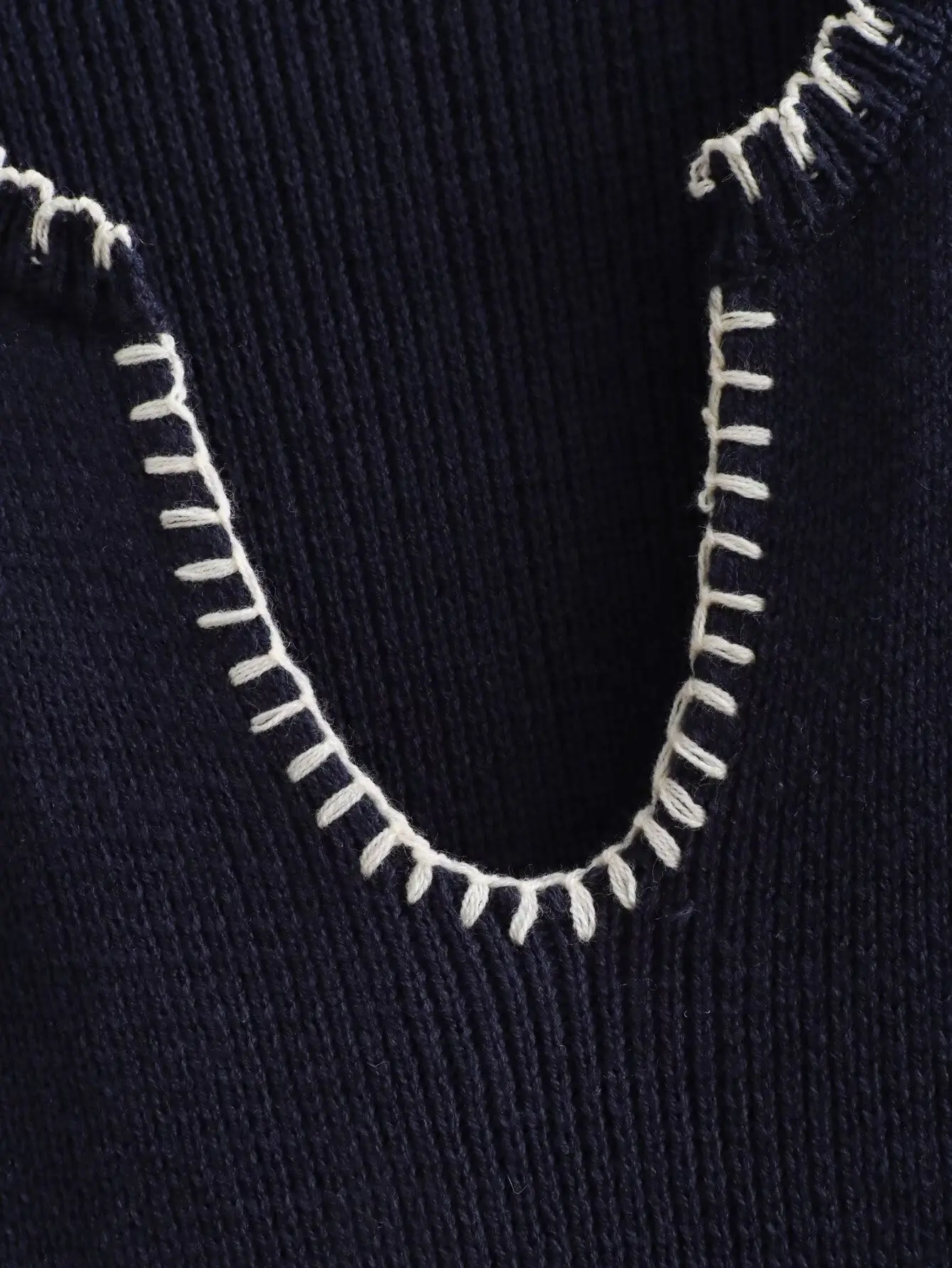 Plus Size Women\'s Clothing Sweater Knitted Sweater Decorated With White Lines And Crochet Strokes Spring Autumn Loose Pullover