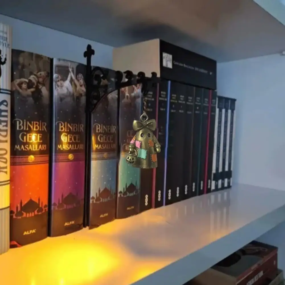 Ghost Bookshelf Decor Retro Iron Ghost Figurine Decorative Ghost Pendant for Halloween Christmas Iron Bracket for Indoor
