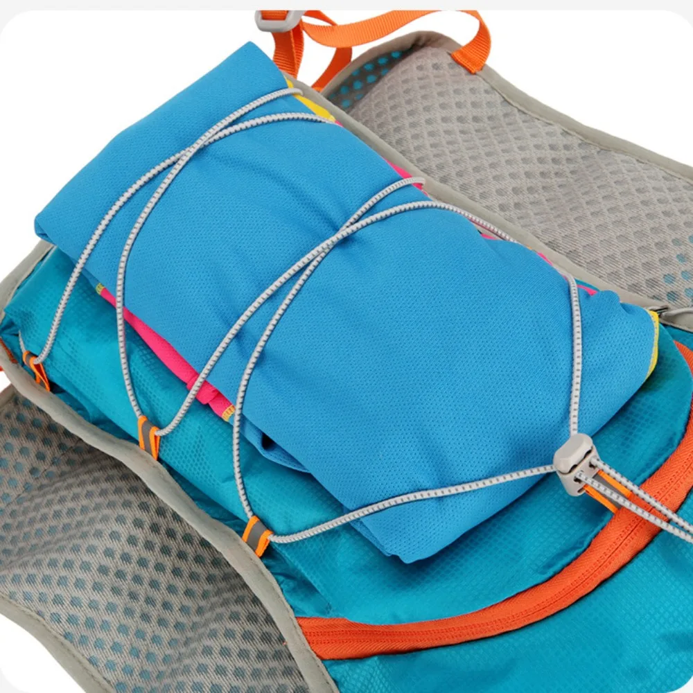 سترة جري عاكسة للماء قابلة للتنفس وقابلة للتعديل للجري والترطيب حقيبة متعددة الوظائف ومريحة