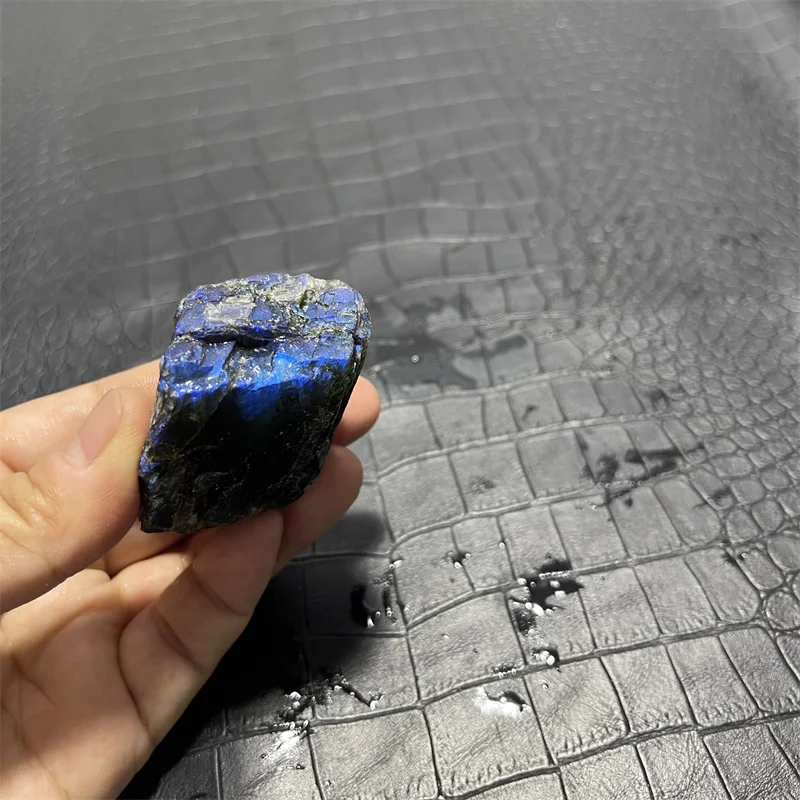 640g Natural Crystal Labradorite Blue Flash Raw Stone Unpolished Gemstone Flowing Light Ornaments Decor Mineral Specimens