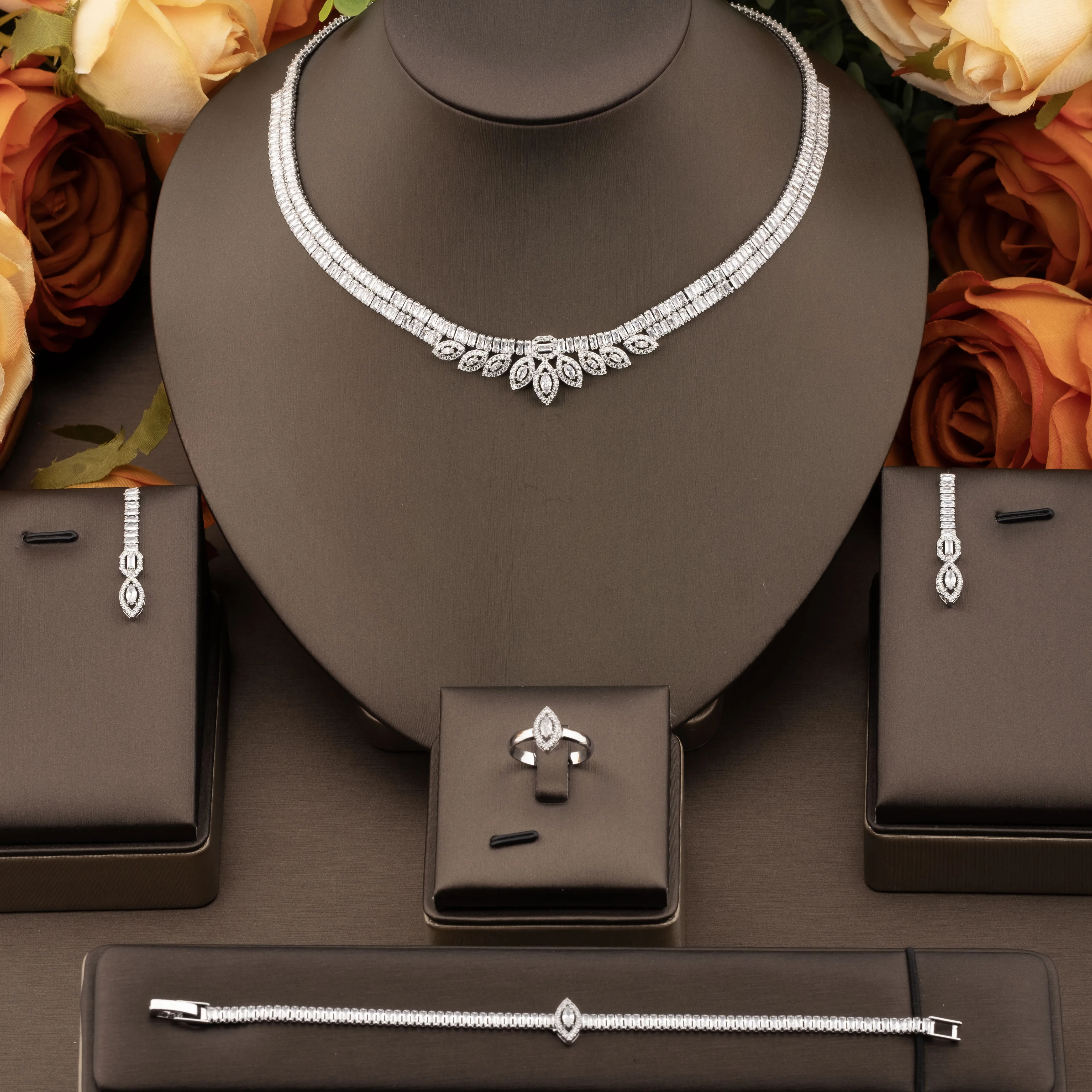 

1 Set of Luxurious and Elegant Jewelry Set with Sparkling Cubic Zirconia Marquise Design, Suitable for Women to Wear at Weddings and Banquets. Gift Box Not Included