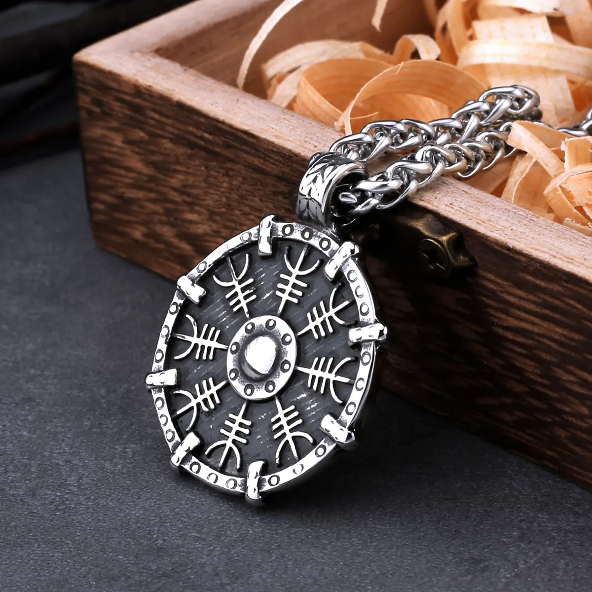 Stainless Steel Viking Rune Compass Necklace for Men Vintage Awe of Helmet Protective Amulet Pendant Necklace Charm Jewelry Gift