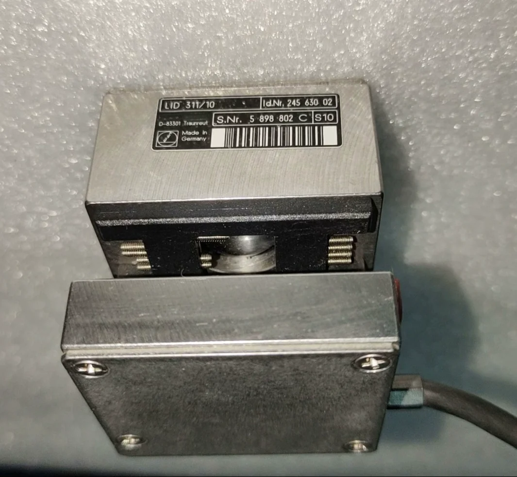 LID 311/10 LID311/10 ID.Nr. 24563002 D-83301 Used in good condition encoder