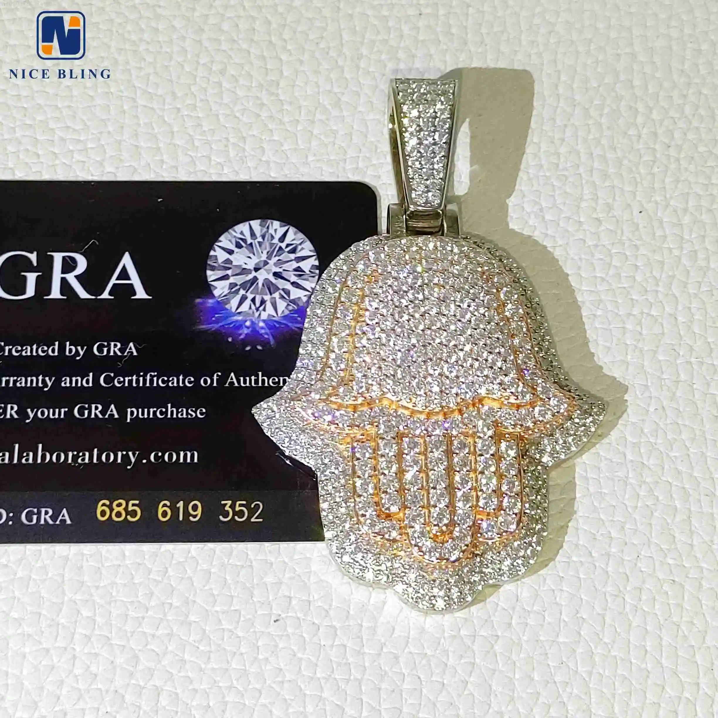 

Пользовательские Iced Out Hamsa Penadnt Teo Tone Розово-белые модные ювелирные изделия в стиле хип-хоп с муассанитом, серебро 925, лабораторные бриллиантовые подвески для рук