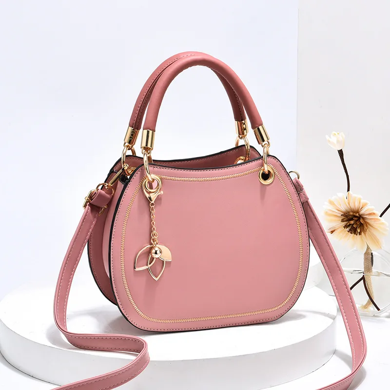 Casual and simple small bag New style fashion in spring and summer of 2022 Women\'s hand-held single shoulder messenger bag trend