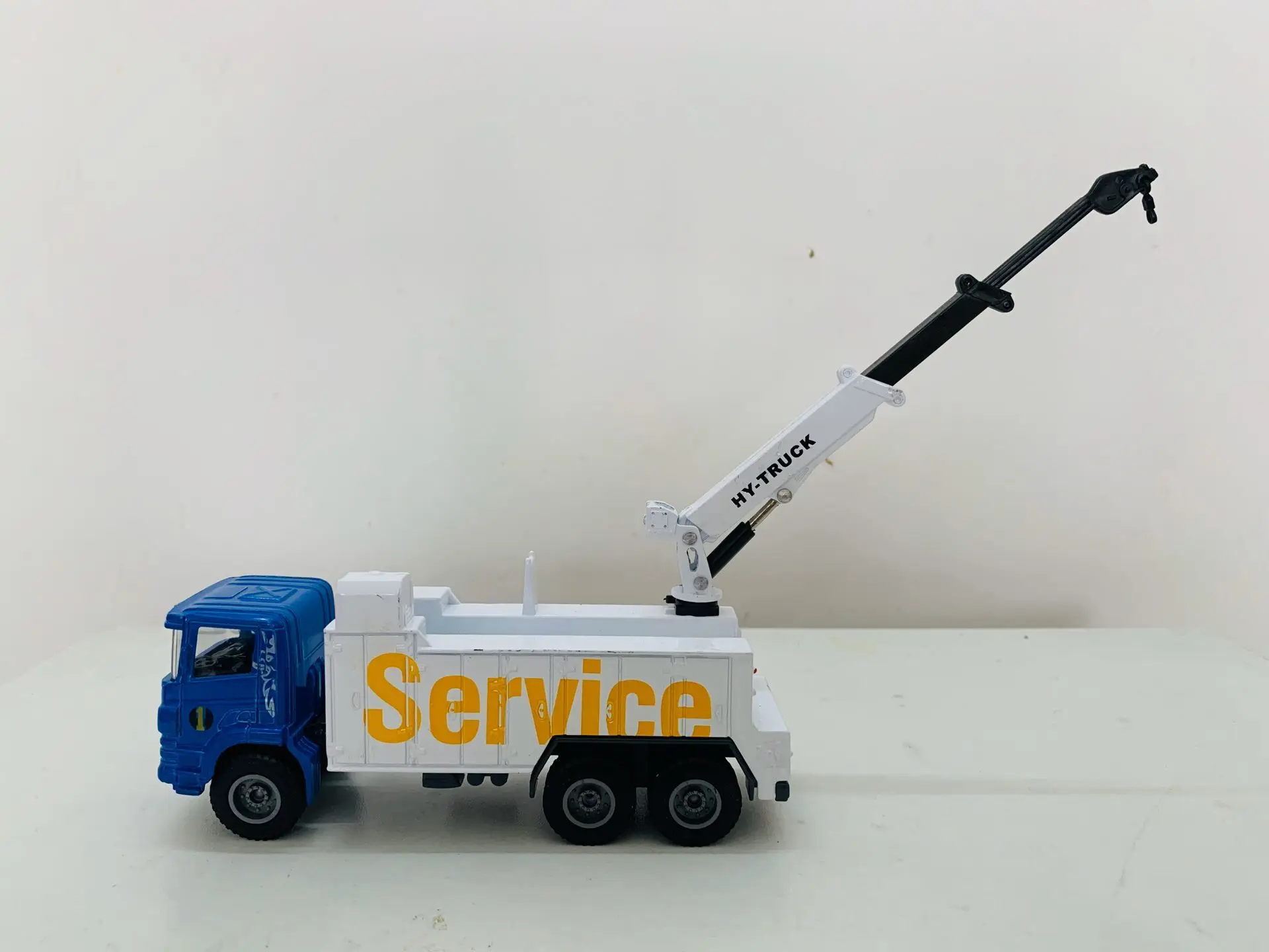 1/60 Scale DieCast Model HY Truck White - Service Truck Engineering vehicles