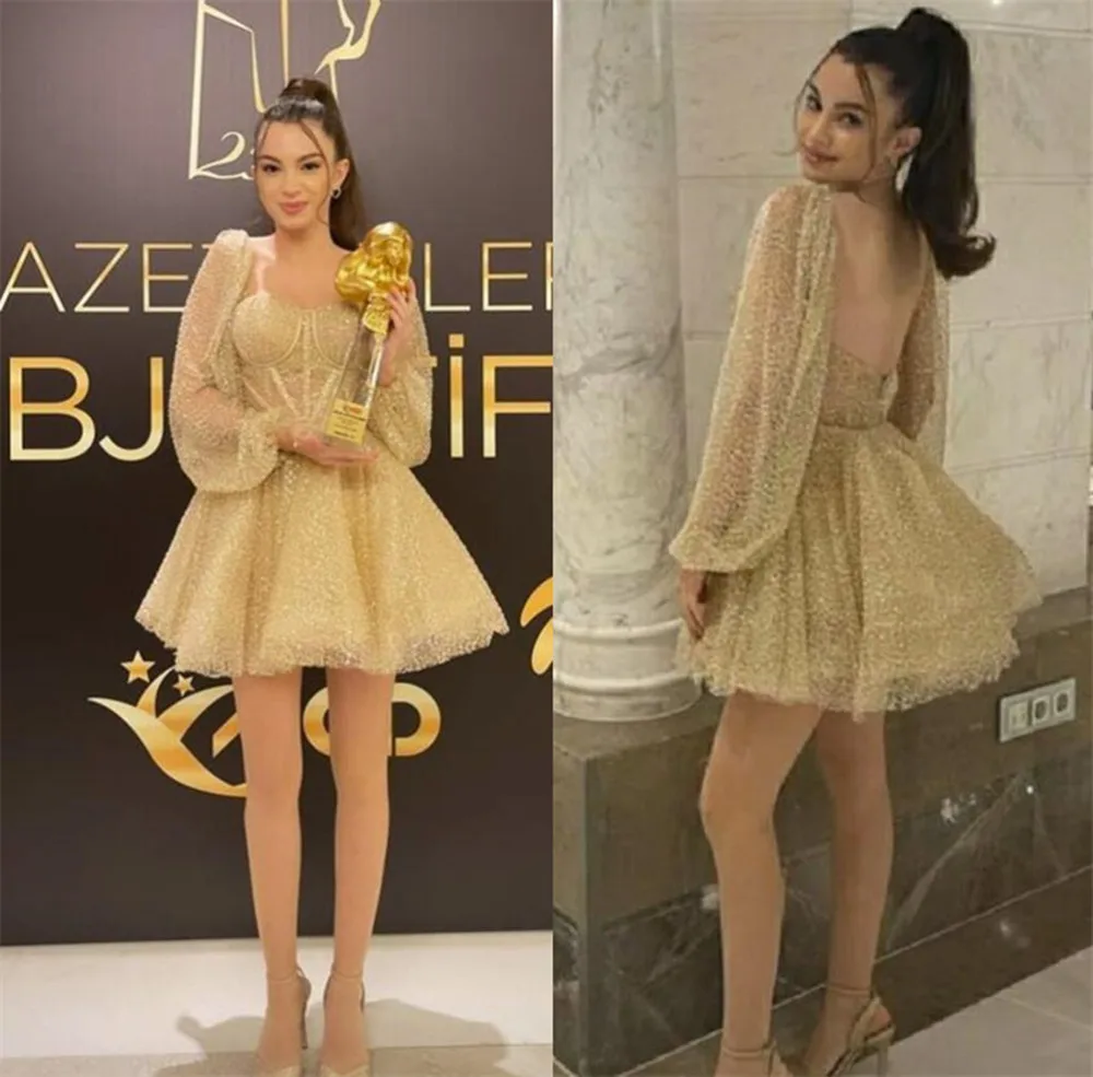 Sparkly zlato krátký homecoming šaty mini sukně supět dlouhé rukávy exponované vykosťování sekt dívčí večírek celebrity gowns bez zad